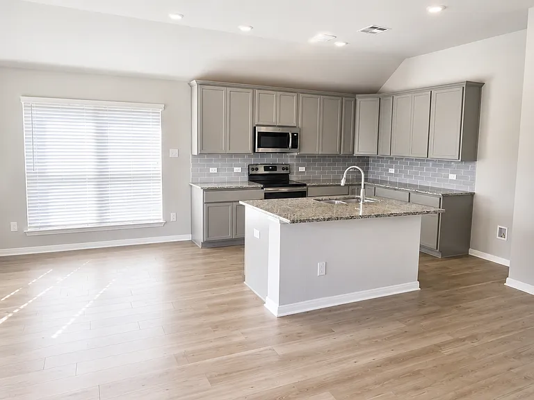 11501 Solar St — Photo 2