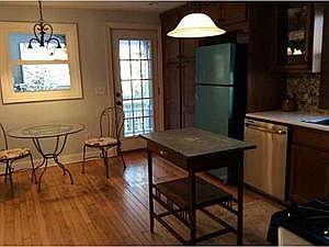 4th image of 313 Oakwood Ave