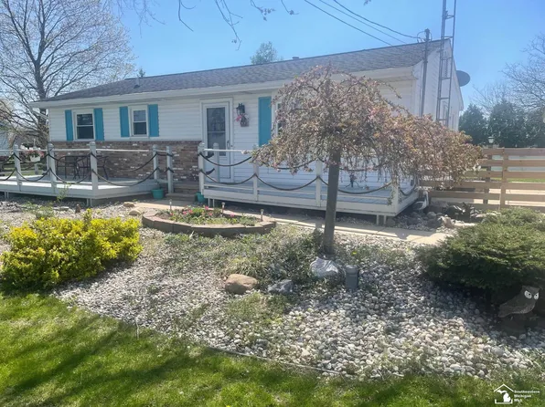 1007 E Sub Station Rd, Temperance, MI 48182