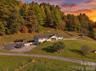 900 Prices Creek Rd, Burnsville, NC 28714