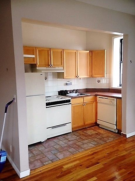 1st image of 3601 Steinway St