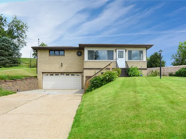 14 Maple St, Finleyville, PA 15332