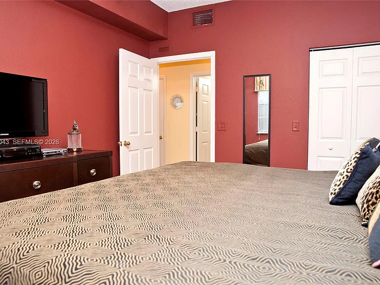 533 NE 3rd Ave #147 — Photo 31