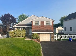 9945 Verree Rd, Philadelphia, PA 19115