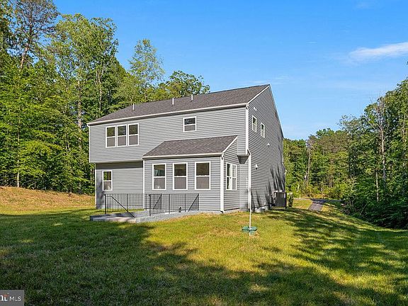 5th image of 8 Timberidge Dr