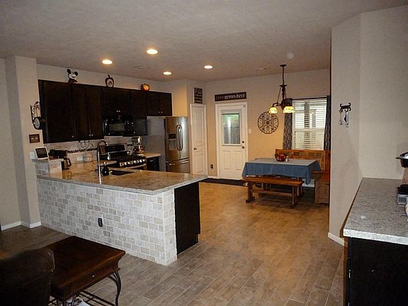 3rd image of 11101 Groveshire Dr