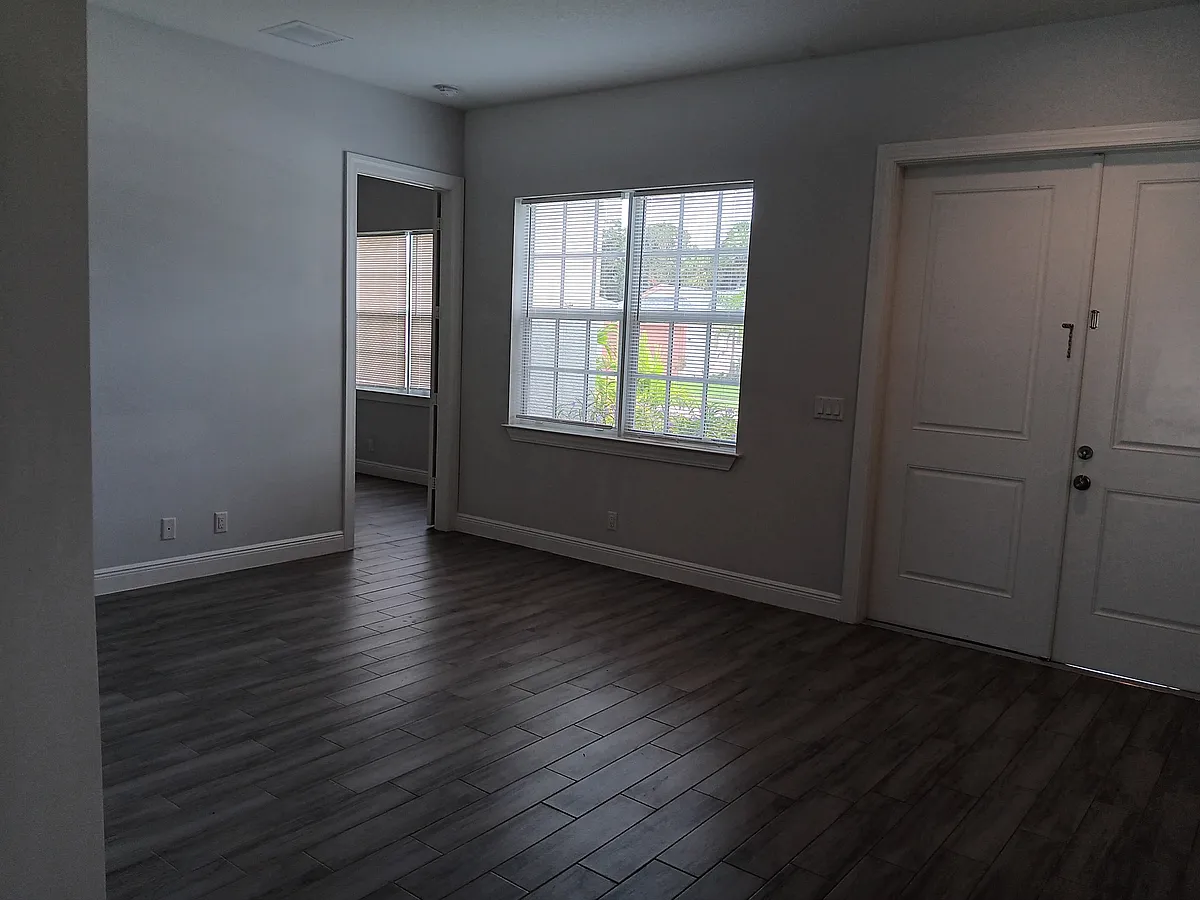 Building Photo - 2121 Bridgehampton Ter