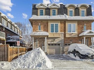 2220 Queensway Dr #15, Burlington, ON L7R 0E7