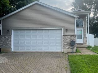 131 Dorchester Ct, Waukegan, IL 60085