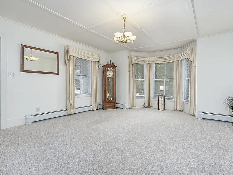 54 Maple St — Photo 7