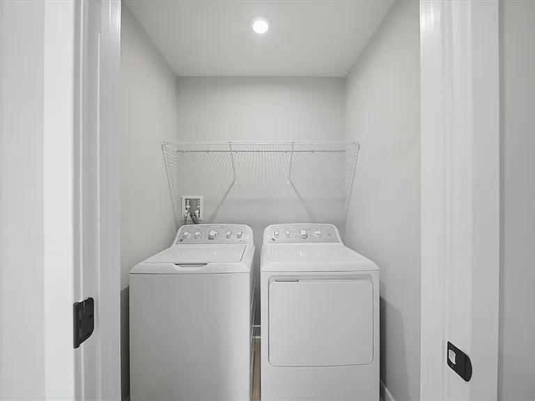 201 Yellowwood Ct — Photo 23