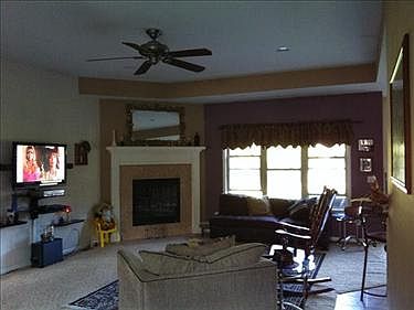 5th image of 9391 Chatham Ave