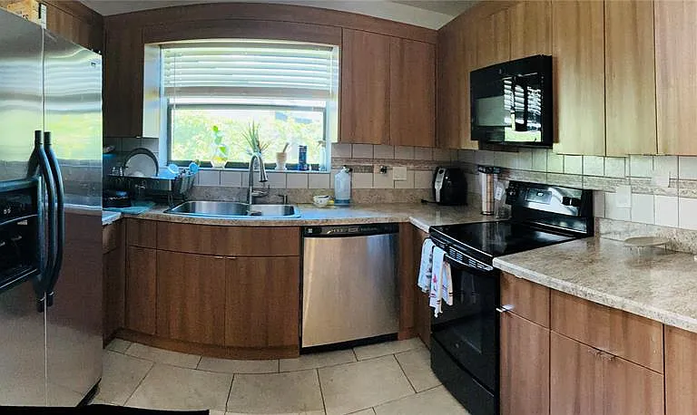 12900 SW 13th Mnr #12900 — Photo 3