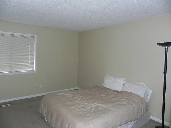 204 Oak Tree Dr — Photo 2