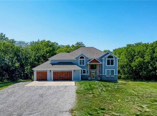 14702 Quail Run Dr, Smithville, MO 64089