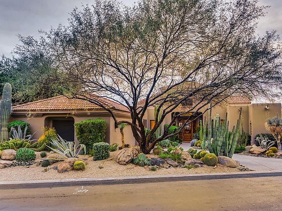 7685 E Old Paint Trail-large-002-42-Exte