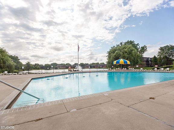 4th image of 9377 Bay Colony Dr APT 2S