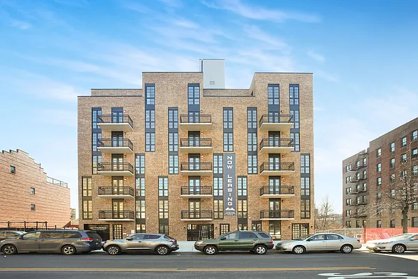 Rented by EXR | media 60