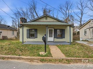 381 N Cleghorn St, Rutherfordton, NC 28139