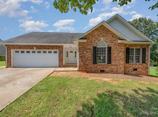 5079 Mill Pond Dr, Conover, NC 28613