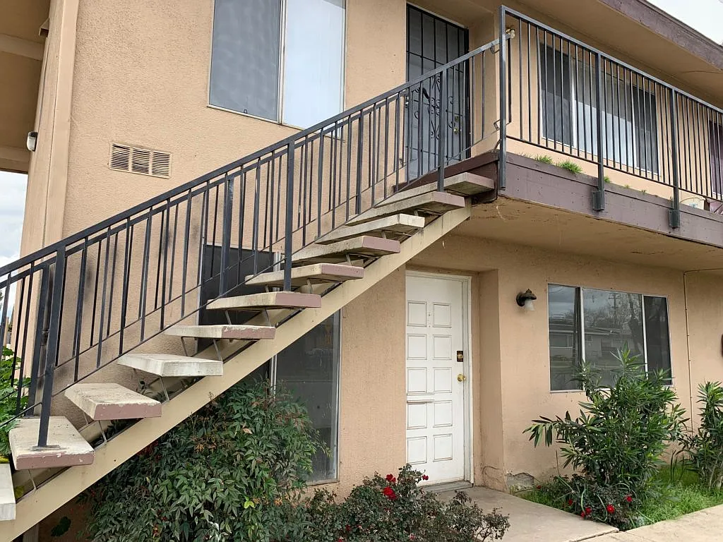 Photo 1 of 6 - 3317 N Pleasant Ave #103 - Fresno, CA Primary Photo - 3317 N Pleasant Ave #103