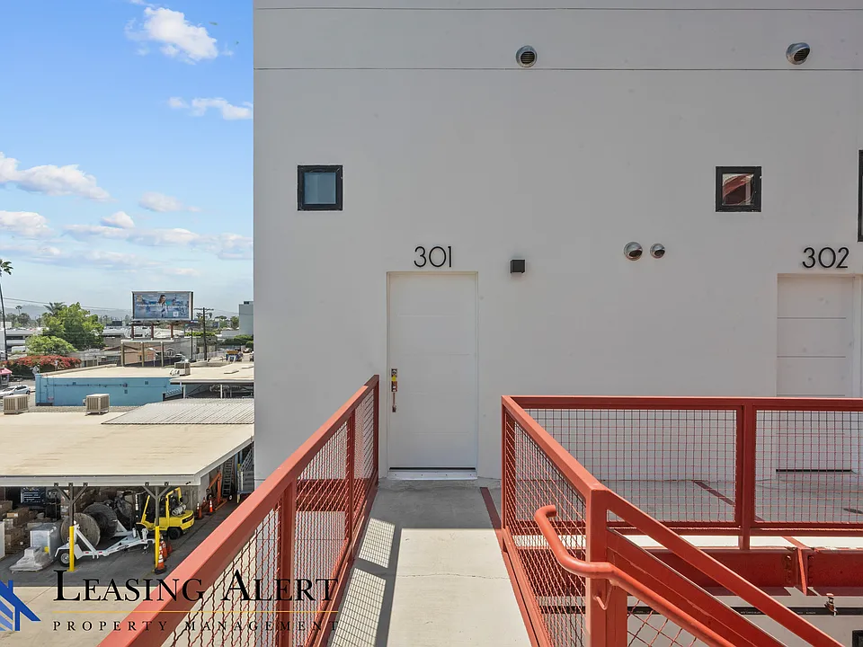 5617 Klump Ave #301