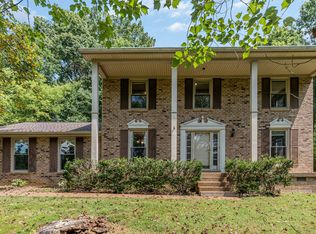 8382 Greenvale Dr, Nashville, TN 37221