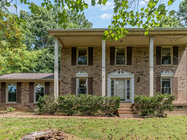 8382 Greenvale Dr, Nashville, TN 37221