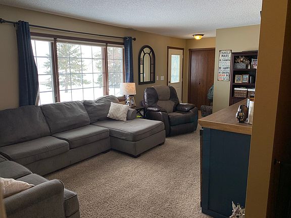 Living room (upstairs) 