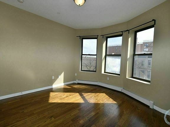 3rd image of 2586 Bedford Ave #3LL