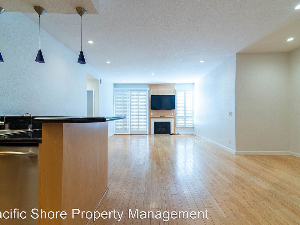 1st image of 1310 N Detroit St APT 302
