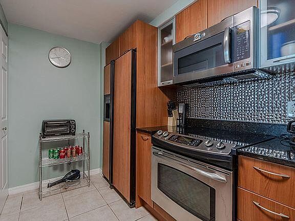 2nd image of 625 Casa Loma Blvd Unit 308