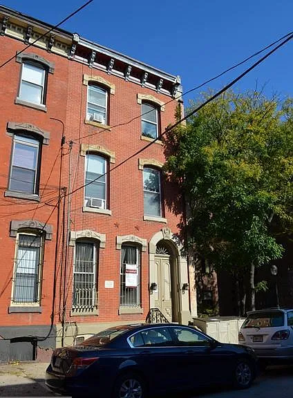 3907 Pine St #2 — Photo 1