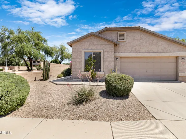 2570 E HULET Drive, Chandler, AZ 85225