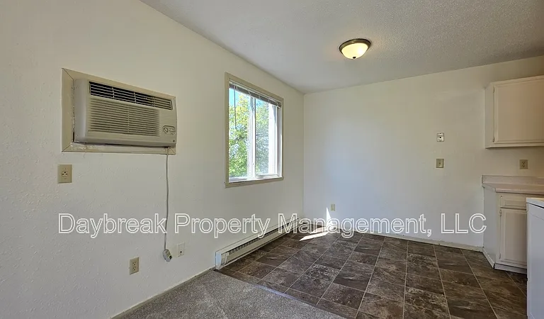 2414 3rd Ave N #11 — Photo 4