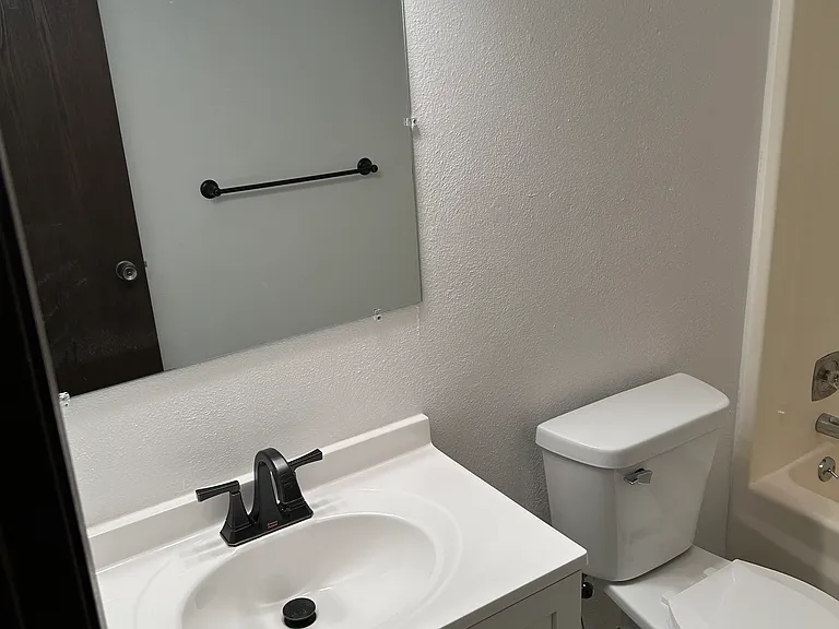 609 Parr Hue Ln #B — Photo 7