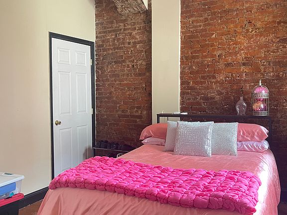 3rd image of 832 S 49th St #1-R