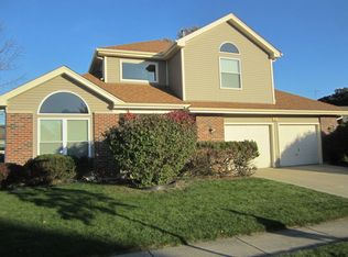 11 Foxboro Ct, Streamwood, IL 60107