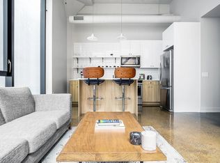 678 N La Salle Dr #424, Chicago, IL 60654
