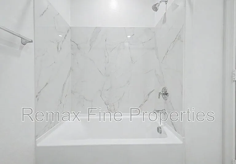 15543 W Desert Hollow Dr — Photo 24