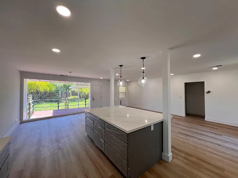 137 Sylvan Ave — Photo 5