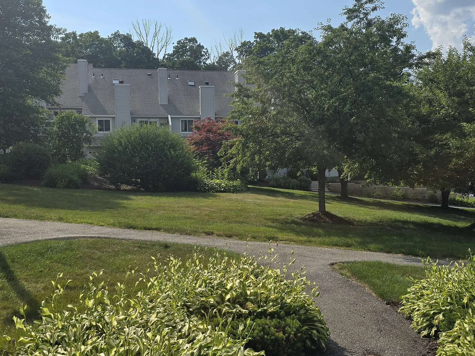 2 bed, 1.5 bath, 1658 sqft, $2,000 — Photo 2