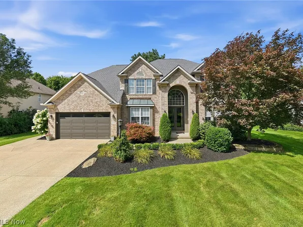 2759 Overlook Dr, Twinsburg, OH 44087