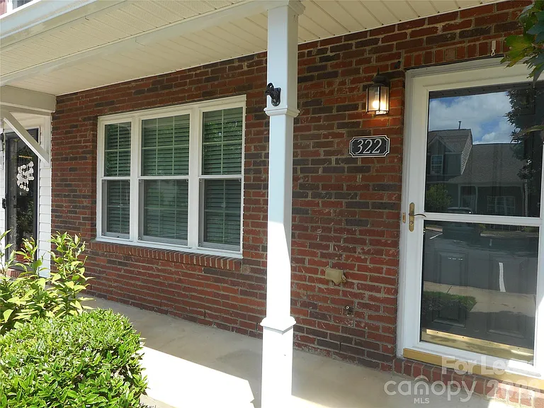 322 Deep Water Ln — Photo 3