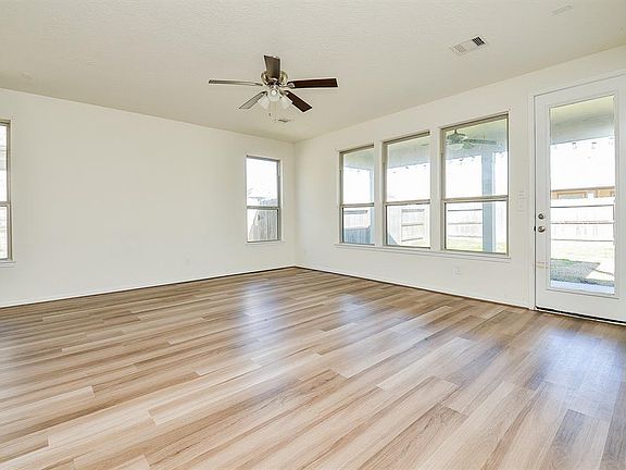 5th image of 25410 Champion Ridge Ct