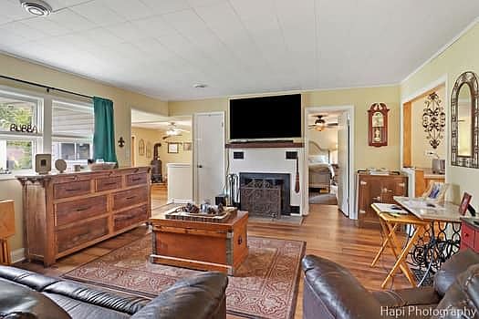 4th image of 41725 N Circle Dr