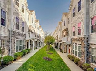 13 Iris Ln, Garfield, NJ 07026