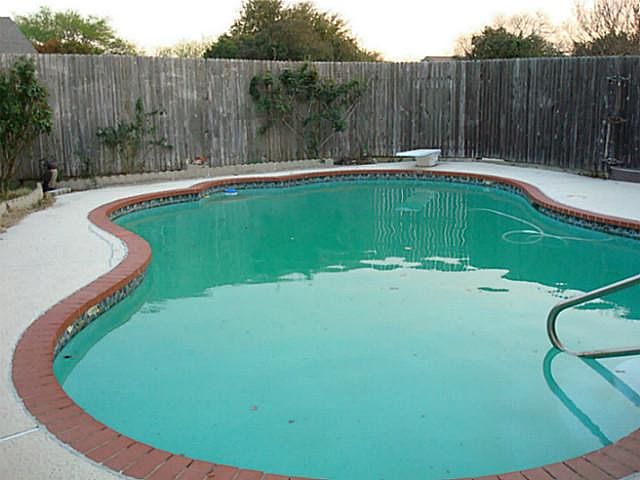 2nd image of 4928 Roberts Dr