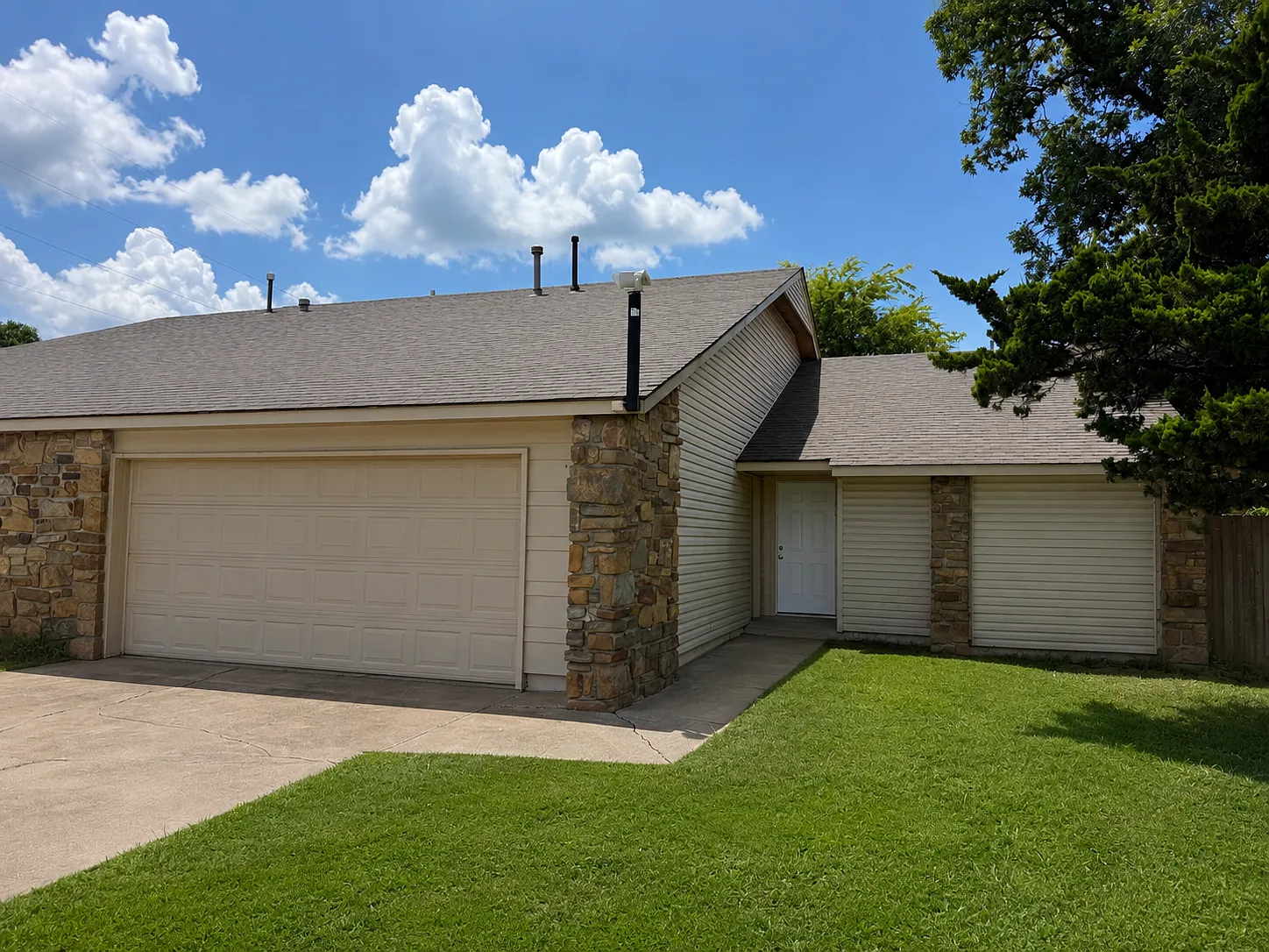 3 bed, 1250 sqft, $1,625 — Photo 2