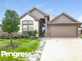29 Mapleridge Dr, Edgecliff Village, TX 76134